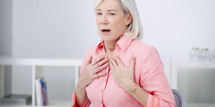 Crise cardiaque : 5 symptÃ´mes prÃ©coces qui nÃ©cessitent d'appeler le Samu 