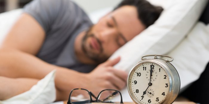 Sommeil : 10 recommandations pour bien dormir, selon des mÃ©decins