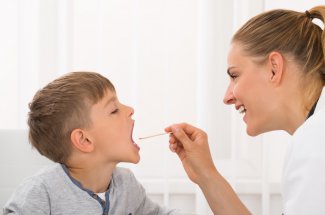 Herpes ou bouton de fievre chez l-enfant : la gingivo-stomatite herpetique, c-est quoi?