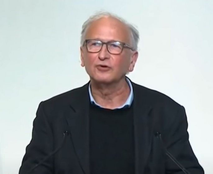 Covid : l’immunite collective possible au “debut de l’automne”, selon Alain Fischer