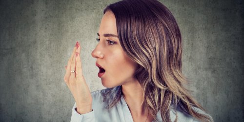 3 solutions contre la mauvaise haleine
