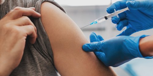 Vaccin : changer de bras a chaque dose booste son efficacite