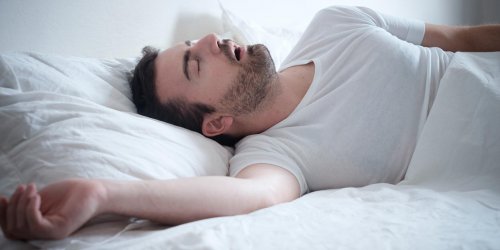 L’apnee du sommeil double les risques cardiovasculaires post-operatoires