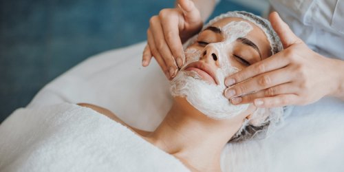 Gommage visage : les 5 etapes pour exfolier sa peau en douceur