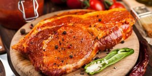 Cancer du colon : manger de la viande marinee reduirait le risque