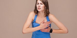 Crampe au cœur au repos : 3 causes possibles