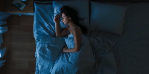 Mal de dos, ronflement : comment eviter les mauvaises positions de sommeil ?