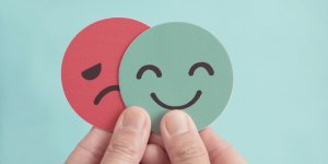 Sautes d’humeur ou bipolarite ? Des experts expliquent comment faire la difference