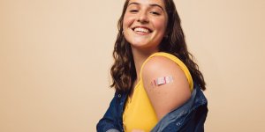 Vaccin : bientot une 3e dose pour les plus de 18 ans ?