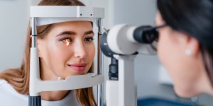 Alzheimer : un test oculaire pour la detecter avant les symptomes ? 