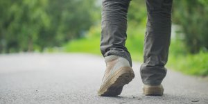 Parkinson : des chaussures lasers qui facilitent la marche
