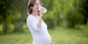 Nausees de grossesse : attention a la deshydratation