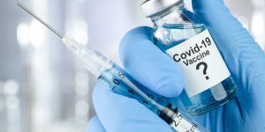 Nouvelle souche du coronavirus : les vaccins restent-ils efficaces ?
