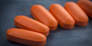 Soigner le mal de gorge : l-ibuprofene conseille ?