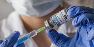Vaccin anti-covid : quelle 3ᵉ dose apres AstraZeneca ? 
