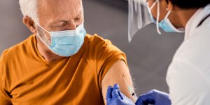 [Sondage exclusif] Vaccin : les 10 effets secondaires les plus frequents chez les retraites 